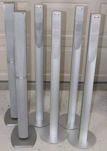 lot 39 image: JVC Surround Speakers (2) SP-THC5F(4) SP-F303F