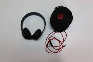 lot 71 image: Beats Solo Headphones