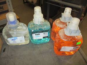 lot 7 image: Gojo Foaming Soaps