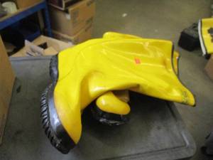 lot 11 image: Slush Boots