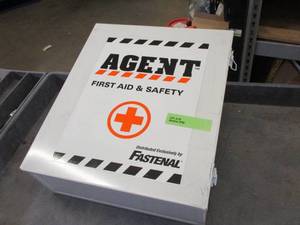 lot 16 image: First Aid Cabinet