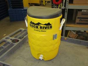 lot 17 image: 5 Gallon Water Cooler