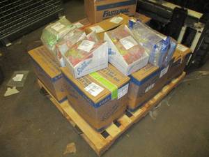 lot 32 image: Sports Drink Mixes