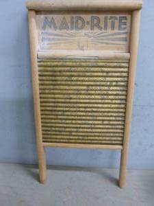 lot 13 image: Vintage Wash Board