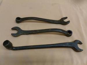 lot 42 image: Vintage Ford Wrenches