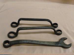 lot 43 image: Vintage Ford Wrenches