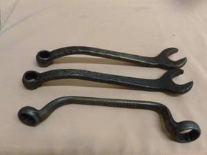 lot 44 image: Vintage Ford Wrenches