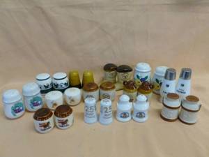 lot 74 image: Salt & Pepper Shaker Sets