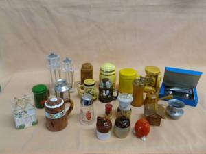 lot 78 image: Salt & Pepper Shakers