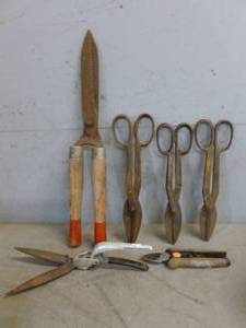 lot 92 image: Tools