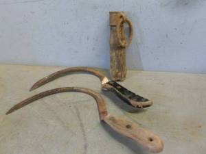lot 93 image: Vintage Sickle Knives