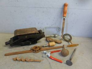 lot 98 image: Tools