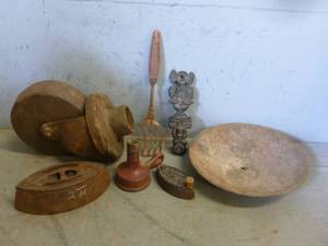 lot 107 image: Antique Items