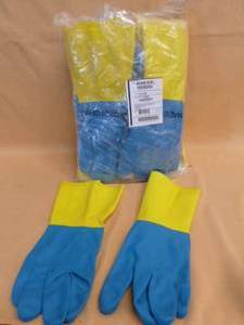 lot 112 image: New Rubber Gloves
