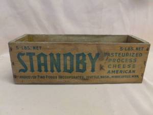 lot 119 image: Vintage Cheese Box