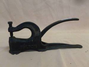 lot 133 image: Antique Punch