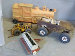 lot 149 image: Vintage Toys