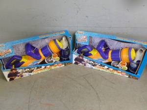 lot 175 image: New Toy Guns