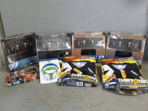 lot 199 image: New Toys