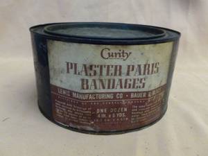 lot 205 image: Vintage Metal Container