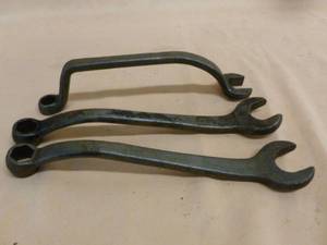 lot 226 image: Vintage Ford Wrenches