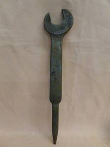 lot 240 image: Vintage Tool