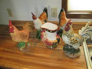 Decorative Roosters With 1 Pitcher...