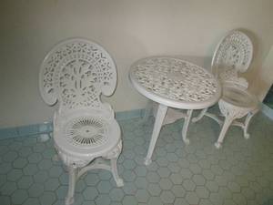 Plastic Table and Chair Set in Whit...