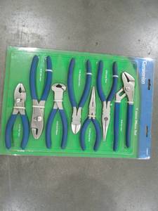 lot 30 image: Companion Pliers