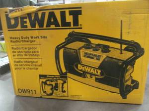 lot 33 image: Dewalt work station radio