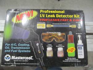 lot 51 image: Master Cool Professional Leak detector