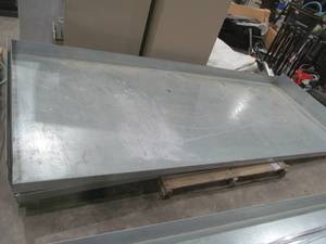lot 72 image: Pallet racking work benches