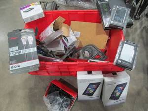 lot 83 image: electronics