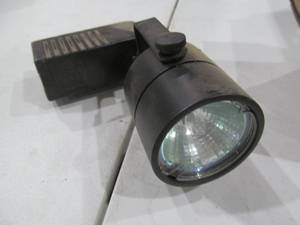 lot 114 image: track lighting fittings