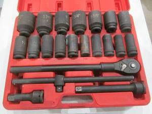 lot 152 image: ADT socket set