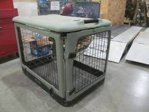 lot 179 image: pet kennel