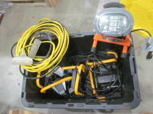 lot 199 image: electrical cords