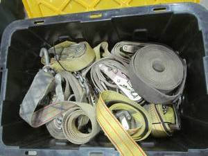 lot 202 image: Ratchets straps in tote