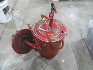 lot 251 image: lube pumps