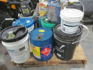 lot 254 image: oil lubes,hydralic fluid