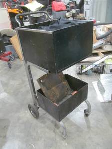 lot 288 image: stand