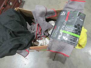 lot 303 image: micro fiber detail cloths