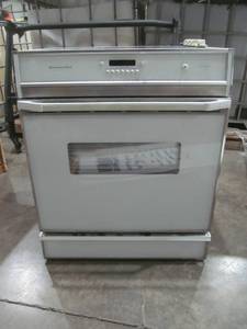 lot 326 image: kitchen aid stove