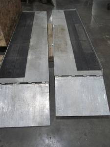 lot 337 image: Aluminum ramp