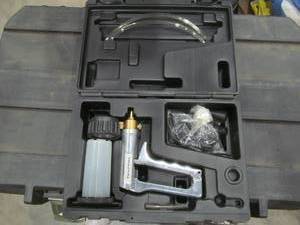 lot 359 image: auto vacuum test kit