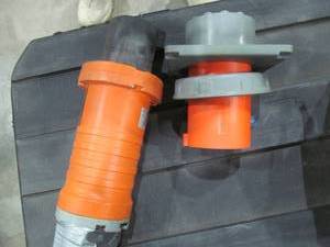 lot 380 image: electrical connectors
