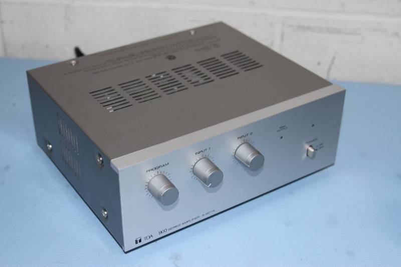 lot 58 image: TOA 3-Channel Pro Audio Power Amplifier  Audio Mixer Model A-901A