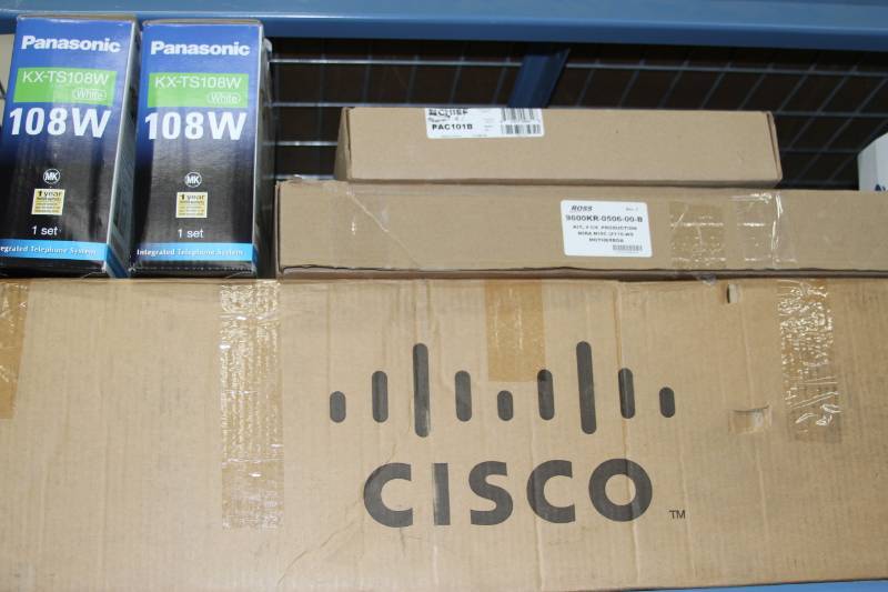 lot 76 image: HUGE 8 Lot of Miscellaneous Pro Audio Video Computer & Lighting Items & Accessories