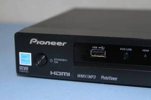 lot 25 image: Pioneer DV-400V Multi-Format DVD Player with HDMI & 1080p Video Upscaling