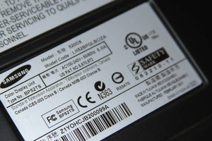 lot 57 image: Samsung SyncMaster 520DX 52 Full HD LCD Flat Panel Display  Monitor